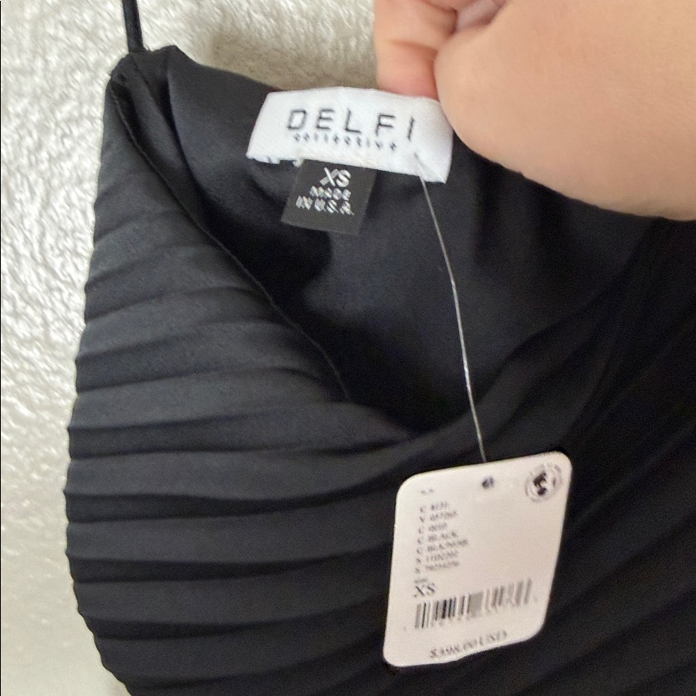 Delfi Collective Solie Pleated One-Shoulder Cutout Sheath Gown - Picture 7 of 10